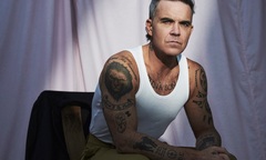 Nam ca sĩ đình đám tiết lộ việc có nguy cơ mất thị lực vĩnh viễn