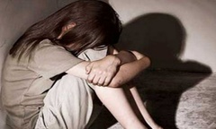 Ngồi tù vì dẫn dụ bé gái 13 tuổi vào nhà nghỉ  "trú mưa "