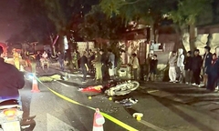 Xe máy va chạm với xe đầu kéo, 2 mẹ con tử vong tâm ở Hưng Yên