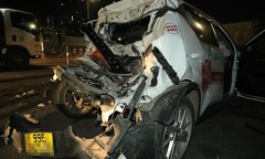 Hiện trường vụ tai nạn liên hoàn giữa 5 ô tô, hai người bị thương ở Hà Nội