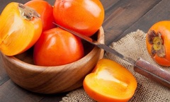 Hồng giòn vào mùa, những ai không nên ăn?