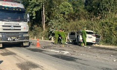 Hiện trường vụ tai nạn giao thông ở Lạng Sơn: Ô tô 7 chỗ va chạm xe tải, 4 người tử vong