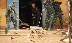 Khánh Hòa hỗ trợ tiền cho mỗi học sinh vùng lũ mua đồng phục