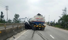 Tin tức tai nạn giao thông mới nhất ngày 27/11: Va chạm với xe bồn chở xăng dầu, ô tô con hư hỏng nặng