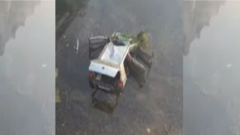 Ô tô chở khách dự đám cưới bất ngờ lao xuống kênh, 5 người tử vong thương tâm ở Ấn Độ