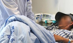 Phát hiện chiếc bật lửa bị  "bỏ quên " 30 năm trong dạ dày người đàn ông 67 tuổi