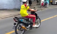 Đăng clip xe độ, che biển số lên TikTok, thiếu niên 17 tuổi bị CSGT mời làm việc