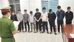 Bắt tạm giam 9 thanh thiếu niên mang hung khí tìm đối thủ, giải quyết mâu thuẫn trên TikTok