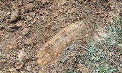 Phát hiện quả bom 340kg trong vườn nhà dân ở Quảng Trị