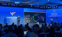 Nhà khoa học VinFuture giới thiệu công nghệ đột phá giúp “sao y bản chính” các hạt giống chất lượng