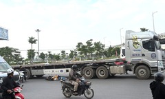 Tin tức tai nạn giao thông mới nhất ngày 6/12: Va chạm với xe đầu kéo, người phụ nữ đi xe đạp điện tử vong