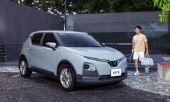 Xe đầu đời cho gia đình nhỏ: VinFast VF 5 đủ đầy trang bị, không lo chi phí vận hành