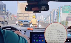 Clip: CSGT Hà Nội mở đường, hỗ trợ xe chở sản phụ đến bệnh viện an toàn