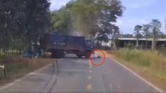 Điều tra vụ tài xế xe tải nghi cán qua người đi bộ 2 lần ở Đồng Nai: Camera tiết lộ  "sốc "