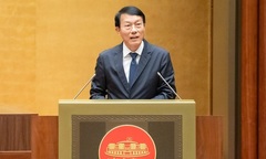 Quốc hội "chốt " xe taxi, xe dịch vụ không phải lắp ghế an toàn cho trẻ em