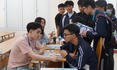 Nhiều thí sinh chọn ngành "hot " rồi vỡ mộng, chuyên gia vạch trần "sự thật tàn khốc " về thị trường lao động "thời AI "