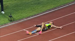  VĐV Sầm Văn Đời nằm gục trên đường chạy tại SEA Games 33 gây chú ý mạnh mẽ