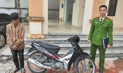 Bắt giữ thiếu niên 13 tuổi đột nhập vào nhà dân trộm cắp xe máy, điện thoại