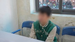 Bắt đối tượng truy nã nhiều lần "giở trò đòi bại " với bé gái 12 tuổi