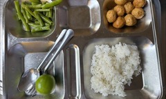 Trường THPT Trưng Vương phản hồi về hình ảnh suất ăn bán trú lèo tèo lan truyền trên mạng