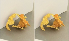 Clip: Bé trai làm rơi vương miện trị giá 8,4 tỷ đồng, bố mẹ "sang chấn tâm lý "