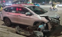 Hiện trường vụ tô tải đâm ô tô con gây tai nạn liên hoàn, tài xế lái xe bỏ chạy