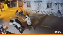 Xác minh vụ nam sinh lớp 12 bị chặn đường, đánh hội đồng khi đi học về ở TP.HCM
