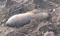 Đang dọn vườn trồng mía, người đàn ông ở Gia Lai phát hiện  "vật thể lạ " nặng 350kg