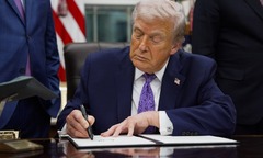 Ông Trump ký duyệt quyết định  "chưa từng có ", Ukraine nhận thêm  "tin vui "