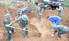 Phát hiện 4 hài cốt liệt sĩ cùng nhiều dị vật trong vườn nhà dân ở Quảng Trị