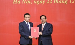 Thủ tướng trao Quyết định giao Quyền Bộ trưởng Bộ Công Thương