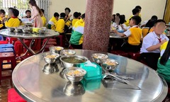 Vụ tố thực phẩm có  "mùi lạ " trong bếp ăn bán trú ở Lâm Đồng: Trường học có hiệu trưởng mới