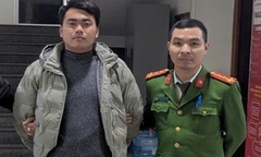 Đối tượng truy nã Nguyễn Duy Long ra đầu thú