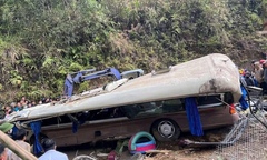 Vụ lật xe chở đoàn thiện nguyện, 9 người tử vong: Tỉnh uỷ Lào Cai chỉ đạo khẩn