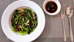 Top những loại rau củ  "đại kỵ " với người sỏi thận