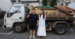 Nữ giáo viên xinh đẹp bỏ việc, vượt 700km để yêu anh chàng làm nghề  "lạ "