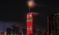 Saigon Marina IFC rực rỡ đêm pháo hoa với công nghệ ánh sáng hàng đầu thế giới