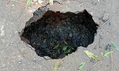 Tin tức thời sự 24h: Quảng Trị xuất hiện  "hố tử thần " sâu 3m