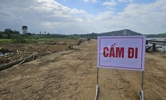 Vụ sập bờ kè ở Đắk Lắk, 4 người tử vong: Biển cấm bị tháo dỡ không rõ nguyên nhân