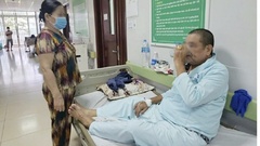 Khẩn trương điều tra, xử lý vụ nghi ngờ ngộ độc thực phẩm tại Vĩnh Long