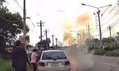 Clip: Ô tô bất ngờ bốc cháy dữ dội, nữ tài xế hoảng loạn tháo chạy