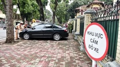 Mức phạt cao nhất lỗi đậu xe trên vỉa hè năm 2026