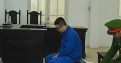 Người đàn ông hành hung cô gái ở chung cư lĩnh án 6 tháng tù