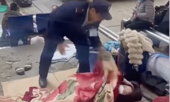 Xử lý bảo vệ "ném chăn " của người nhà bệnh nhân tại Bệnh viện Bạch Mai