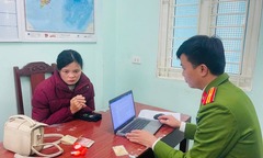Bắt "nữ quái " dùng nhẫn vàng giả 40.000 đồng tráo vàng thật trị giá 30 triệu đồng