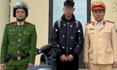 Triệu tập nam sinh lớp 11 dùng chân điều khiển xe máy ở Hải Phòng