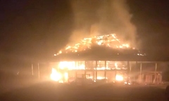 Dấu hiệu bất thường trong vụ cháy nhà gỗ trị giá hàng trăm triệu đồng ở Nghệ An