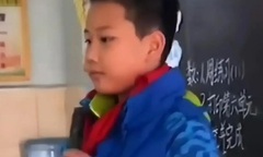 Màn xử lý  "đi vào lòng người " của cậu bé 9 tuổi khi bị bắt nạt khiến 2 triệu người ngả mũ thán phục