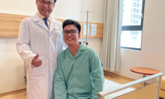 Từ Singapore về Vinmec tại Việt Nam chữa trị, bệnh nhân chấm dứt cơn đau dai dẳng kéo dài suốt 7 năm