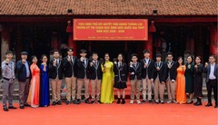 Một trường ở Hà Nội thưởng nóng hàng trăm triệu đồng cho học sinh đoạt giải Quốc gia